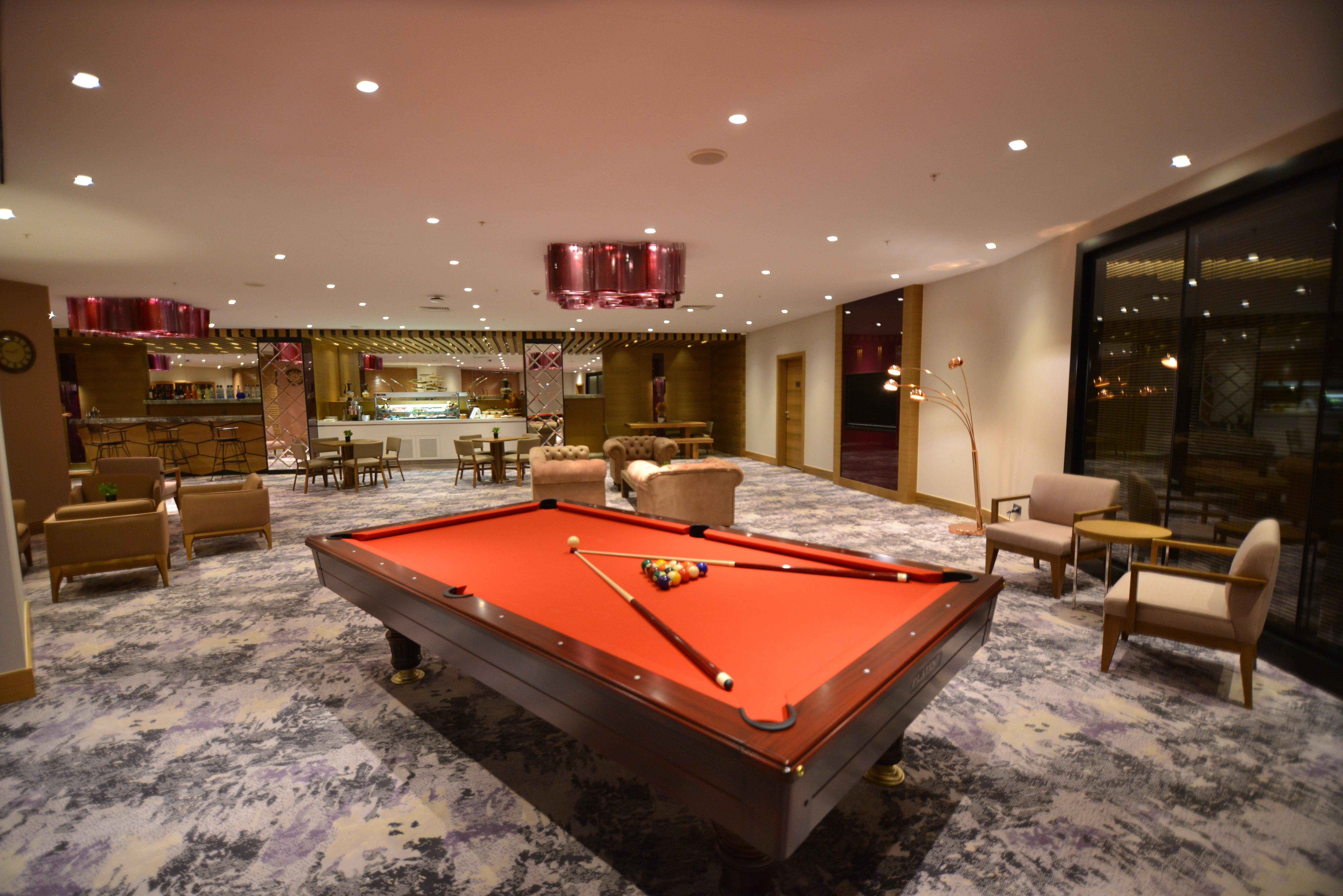 Crowne Plaza Florya Istanbul By Ihg Hotel Luaran gambar The Pool Table at the 10th floor