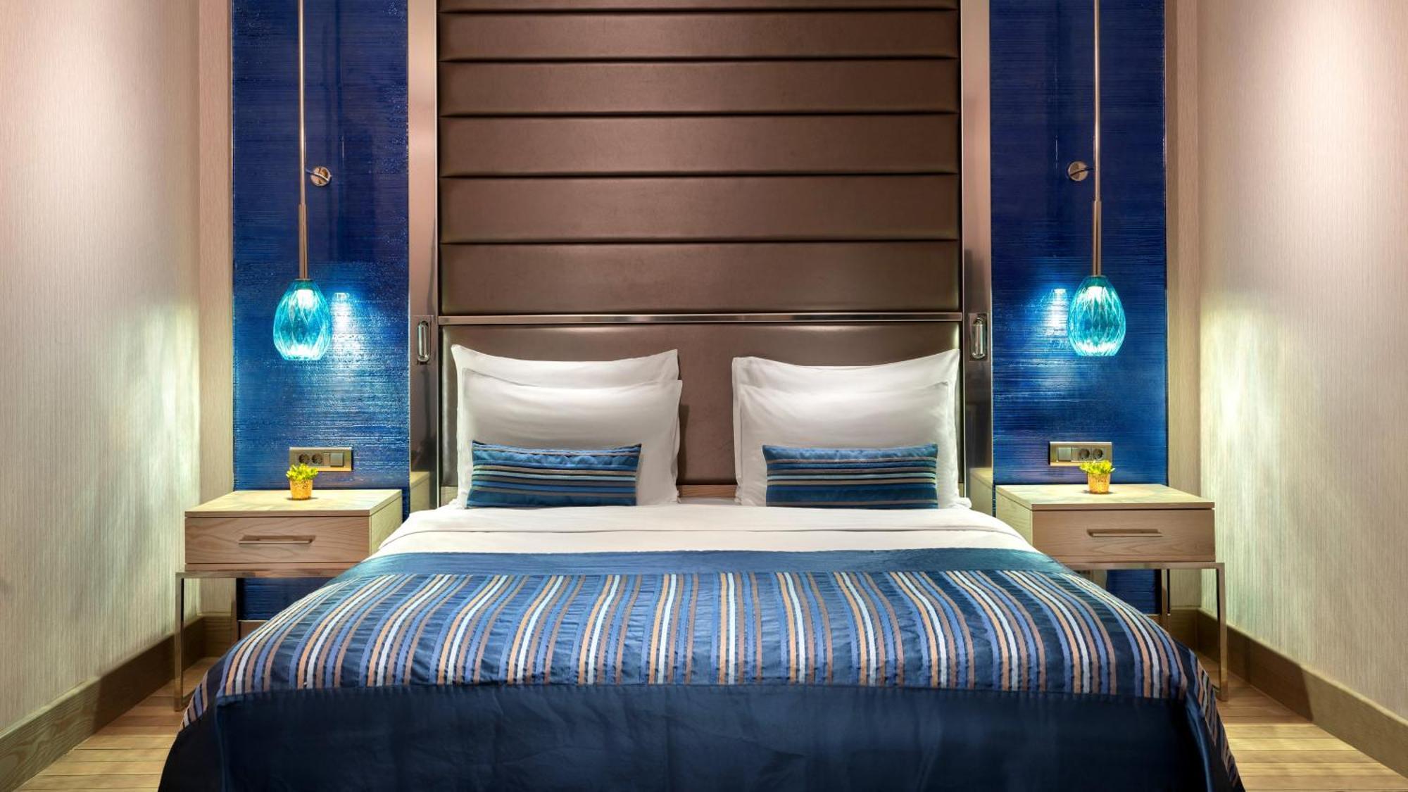 Crowne Plaza Florya Istanbul By Ihg Hotel Luaran gambar A bedroom at the Taj Mahal Palace, Mumbai