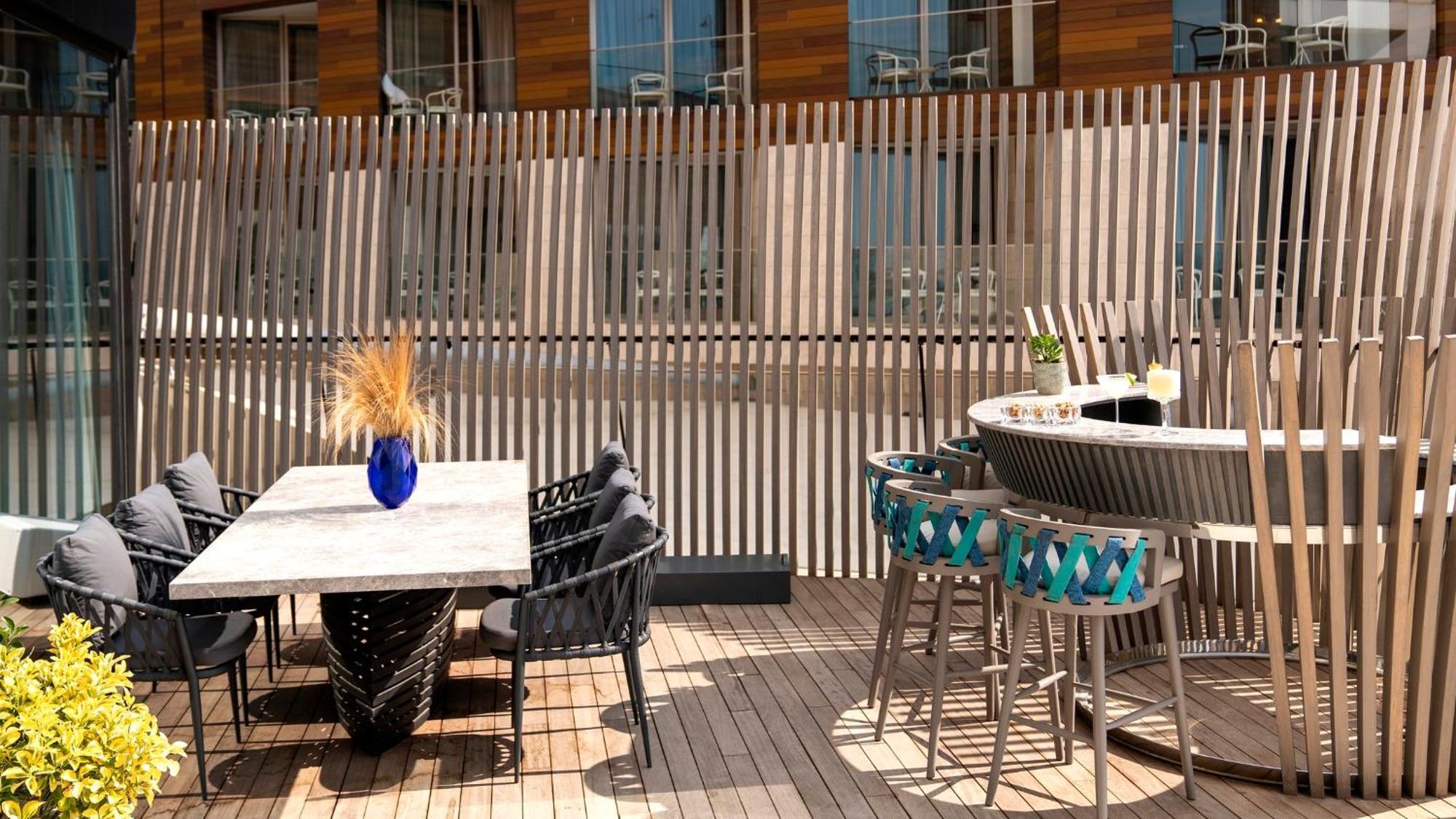 Crowne Plaza Florya Istanbul By Ihg Hotel Luaran gambar The Sky Bar